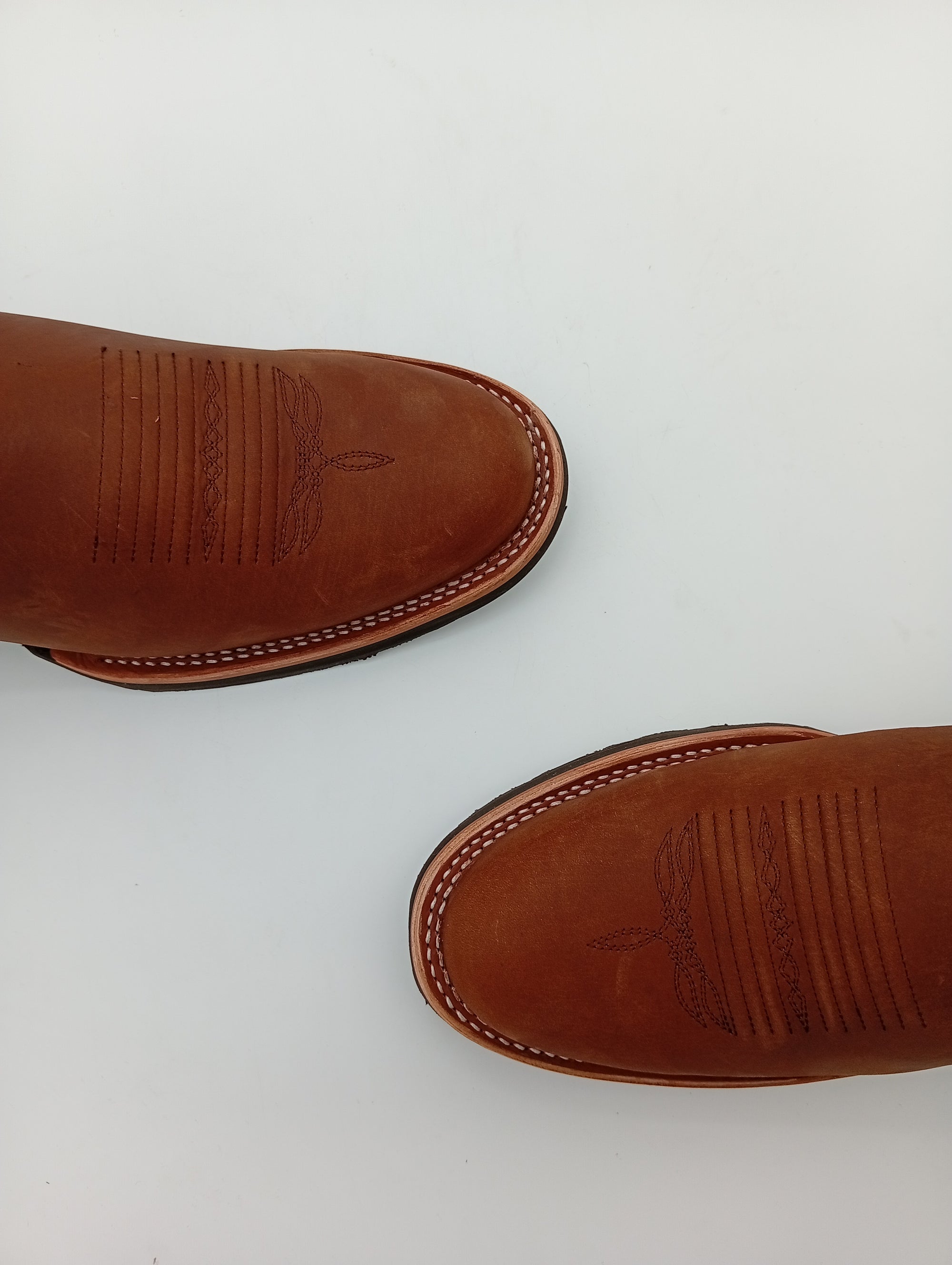 BOTA NOKOTA HORSE OVAL CRAZY MIEL SUELA DE HULE CABALLERO