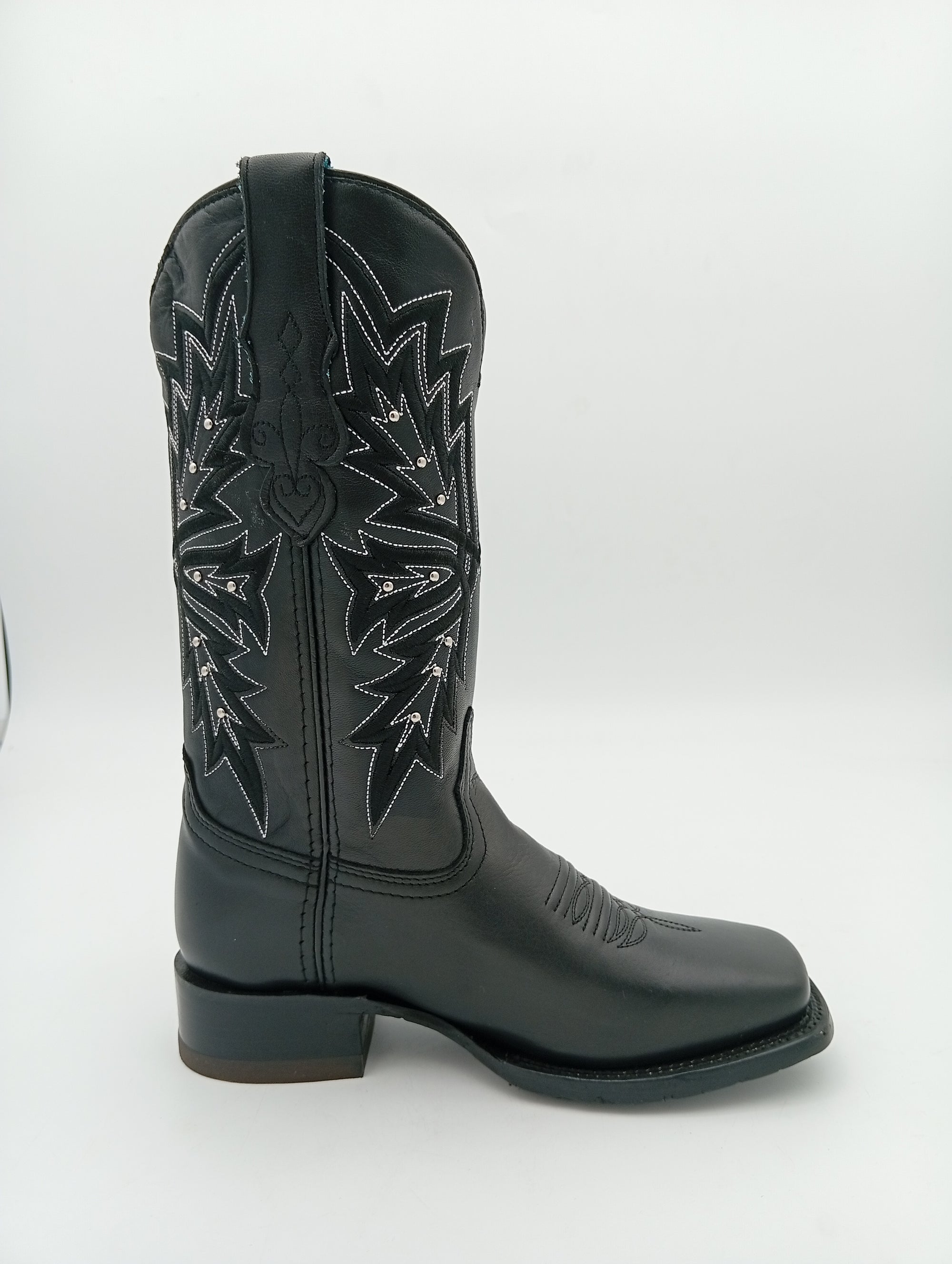 BOTA NOKOTA HORSE BULL DOG LISA NEGRA SUELA DE CUERO DAMA