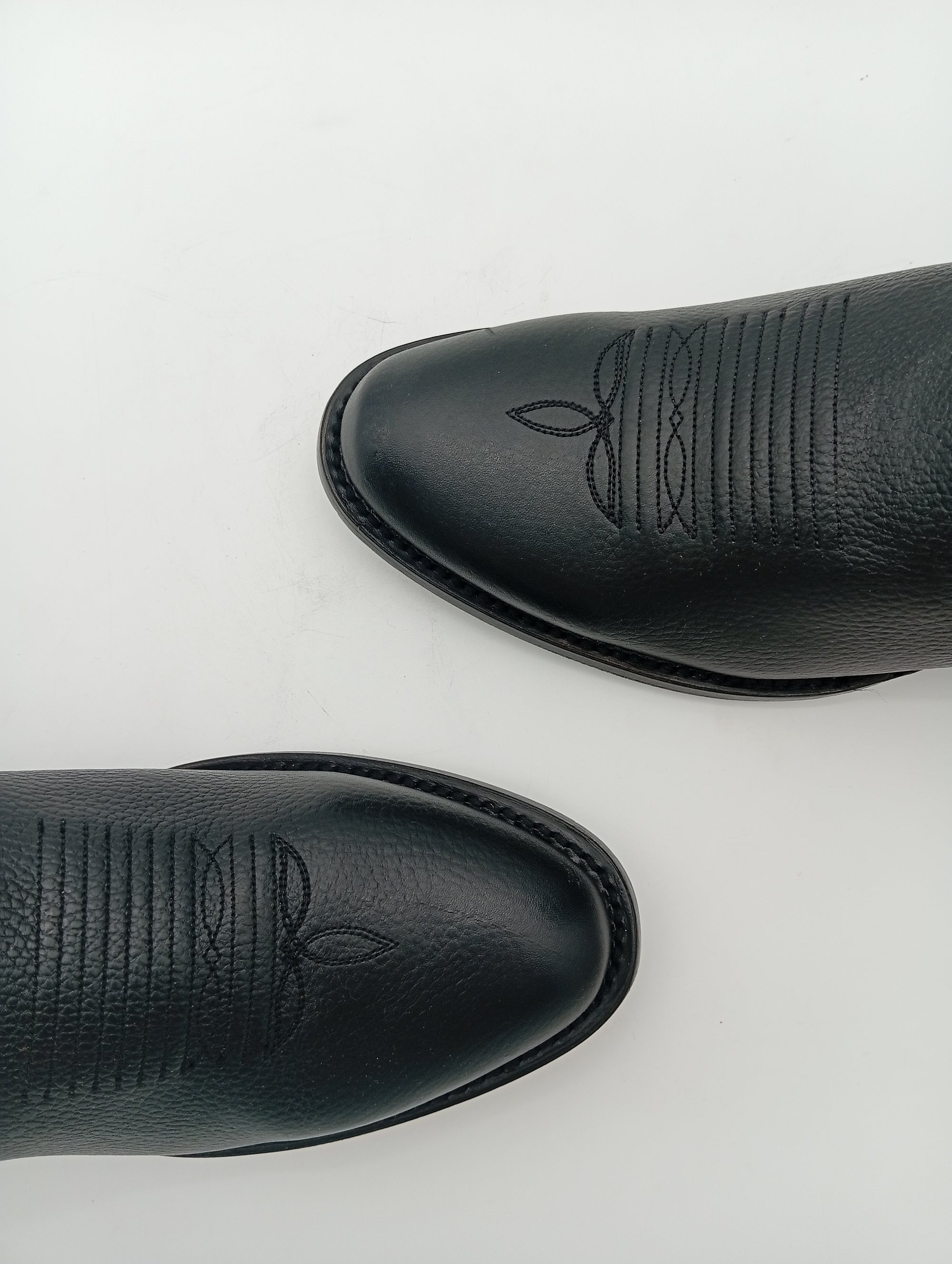 BOTA REYME BRUMA NEGRO OVAL SUELA DE CUERO CABALLERO