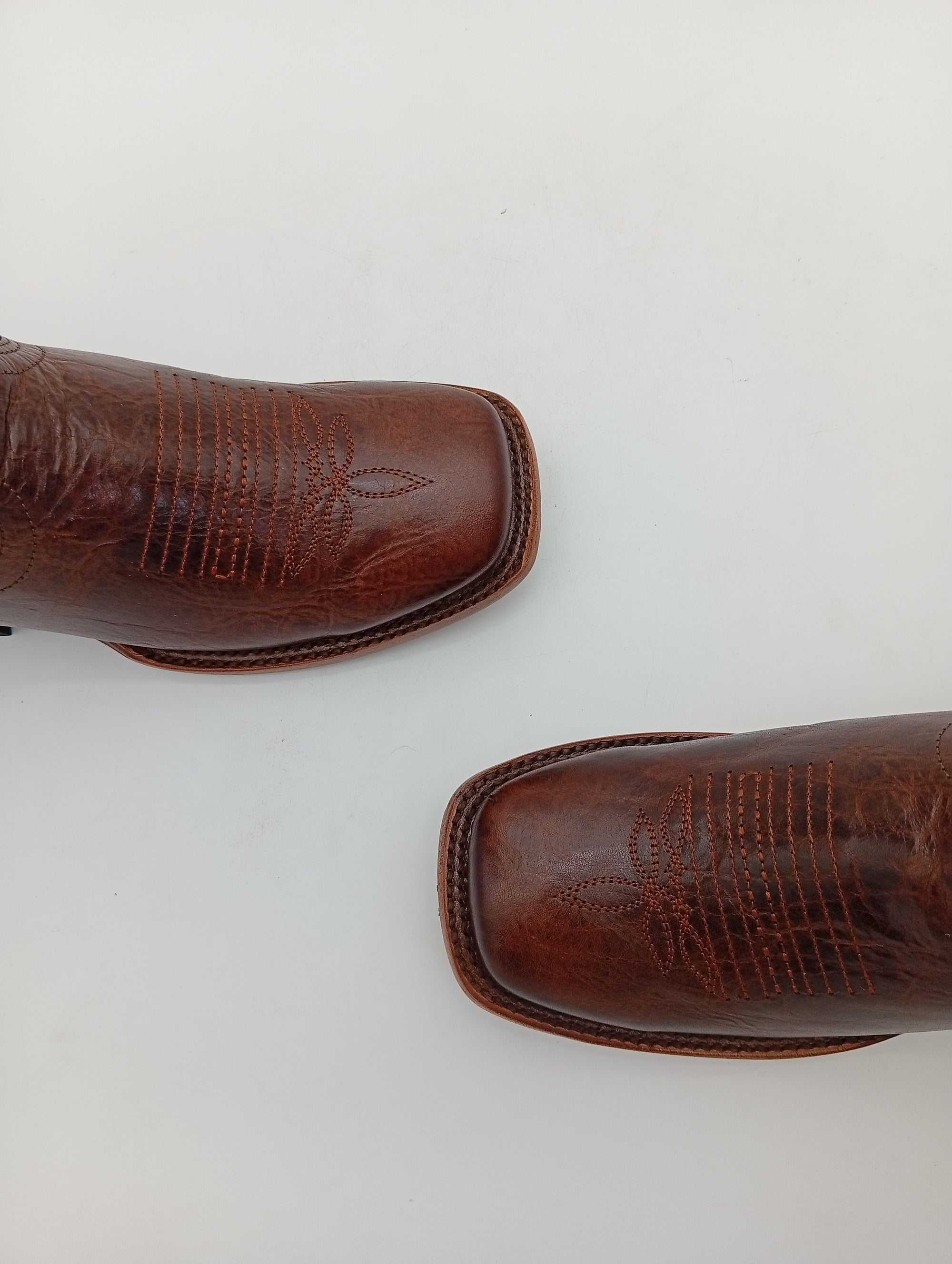 BOTA ROBERT PAULINA SHEDRON BD TUBO ALTO SUELA DE CUERO DAMA