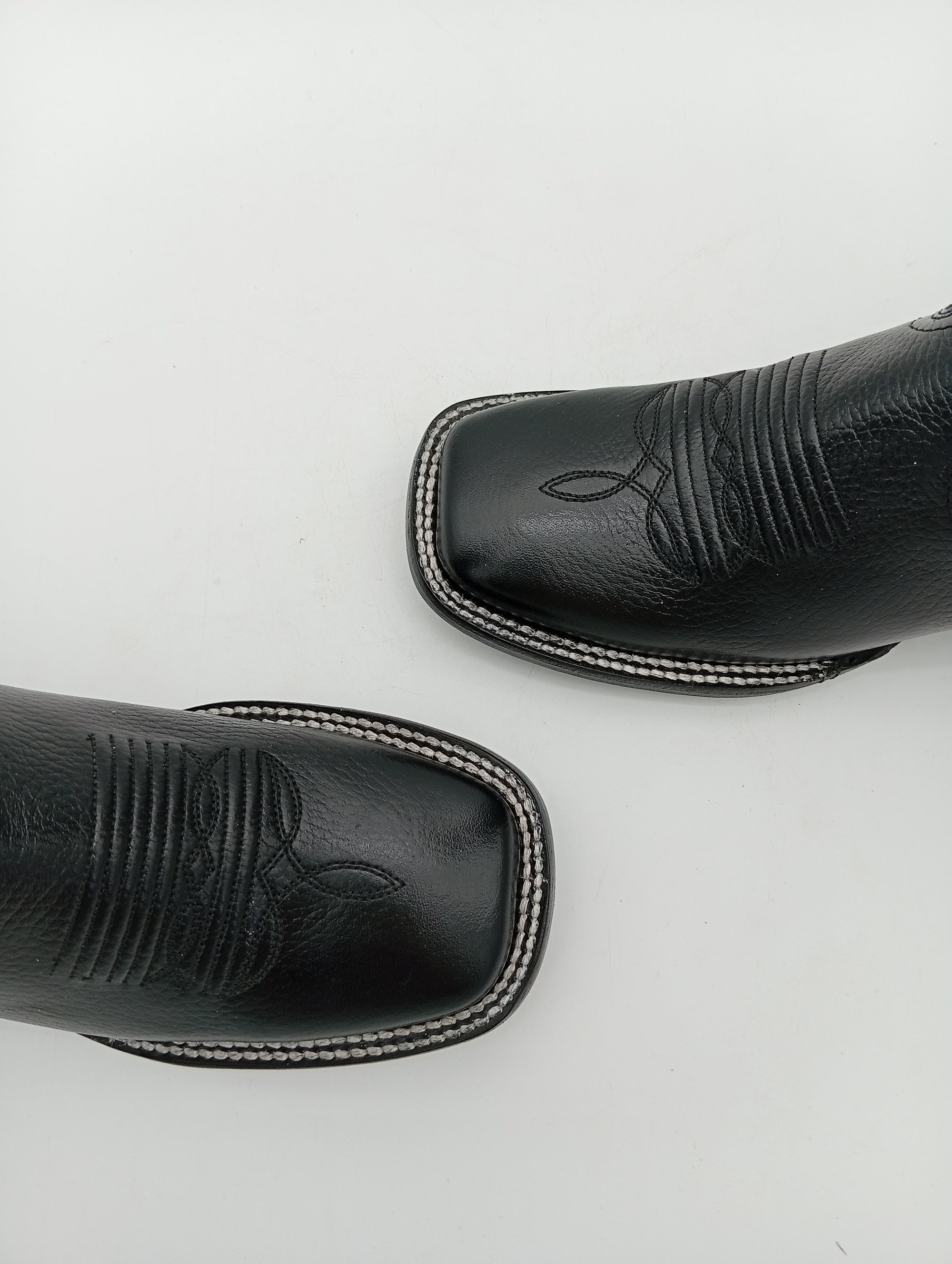BOTA BUCEFALO BULL DOG LISA NEGRA TUBO ALTO SUELA DE CUERO DAMA