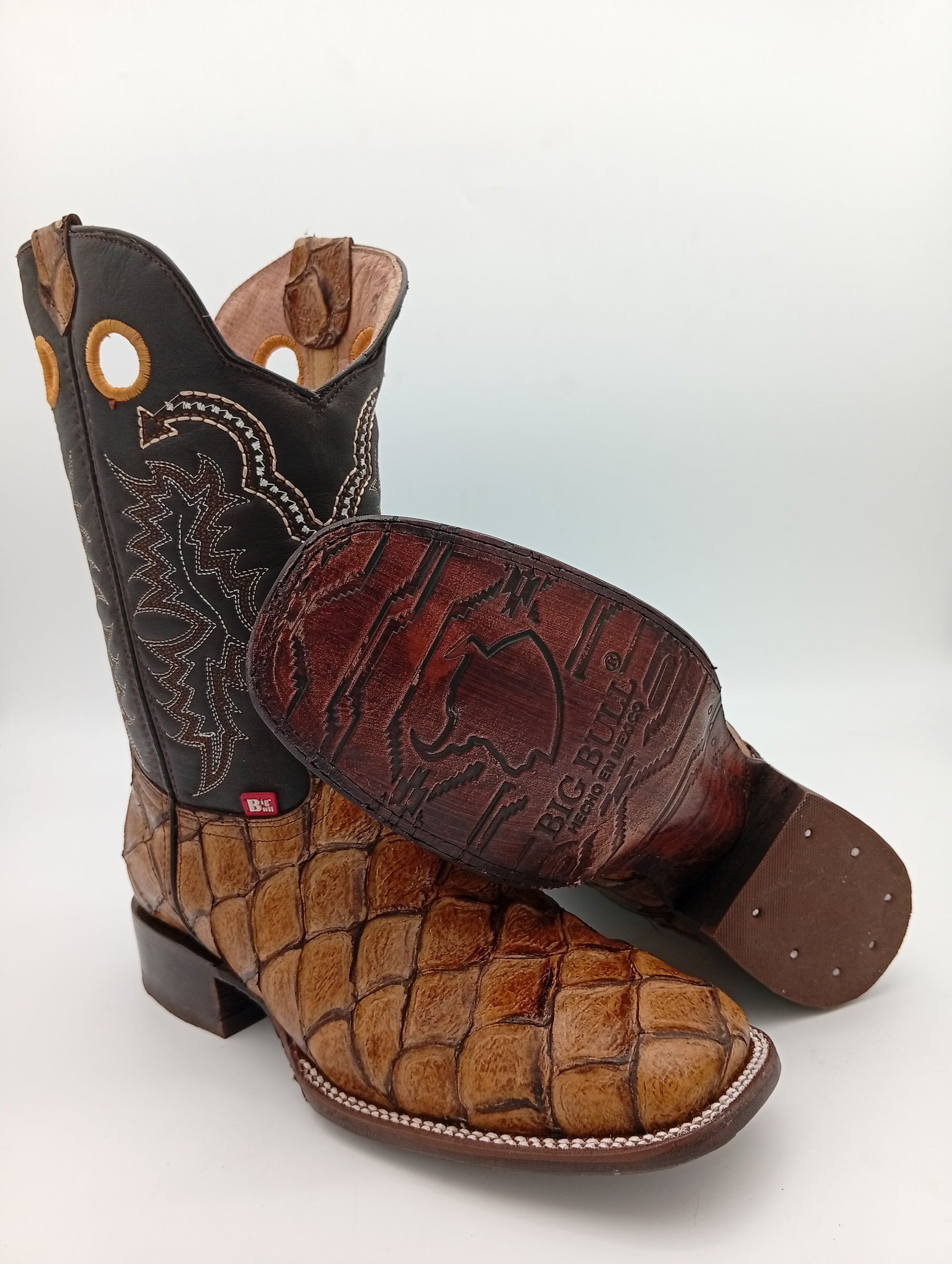 BOTA BIG BULL PIRARUCU FILETEADO CAPUCHINO, SUELA DE CUERO CABALLERO