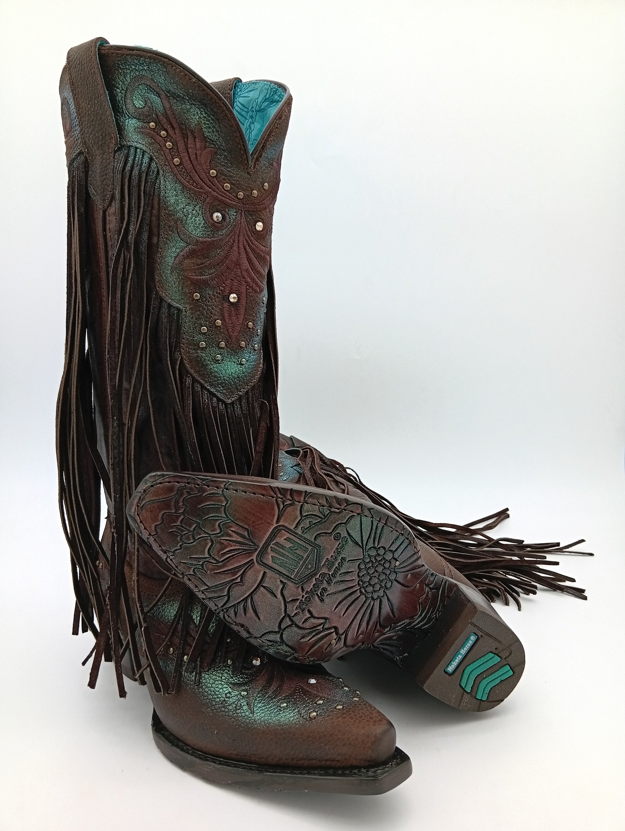 BOTA NOKOTA HOTSE VAQUERA CELESTINA BARBAS DAMA