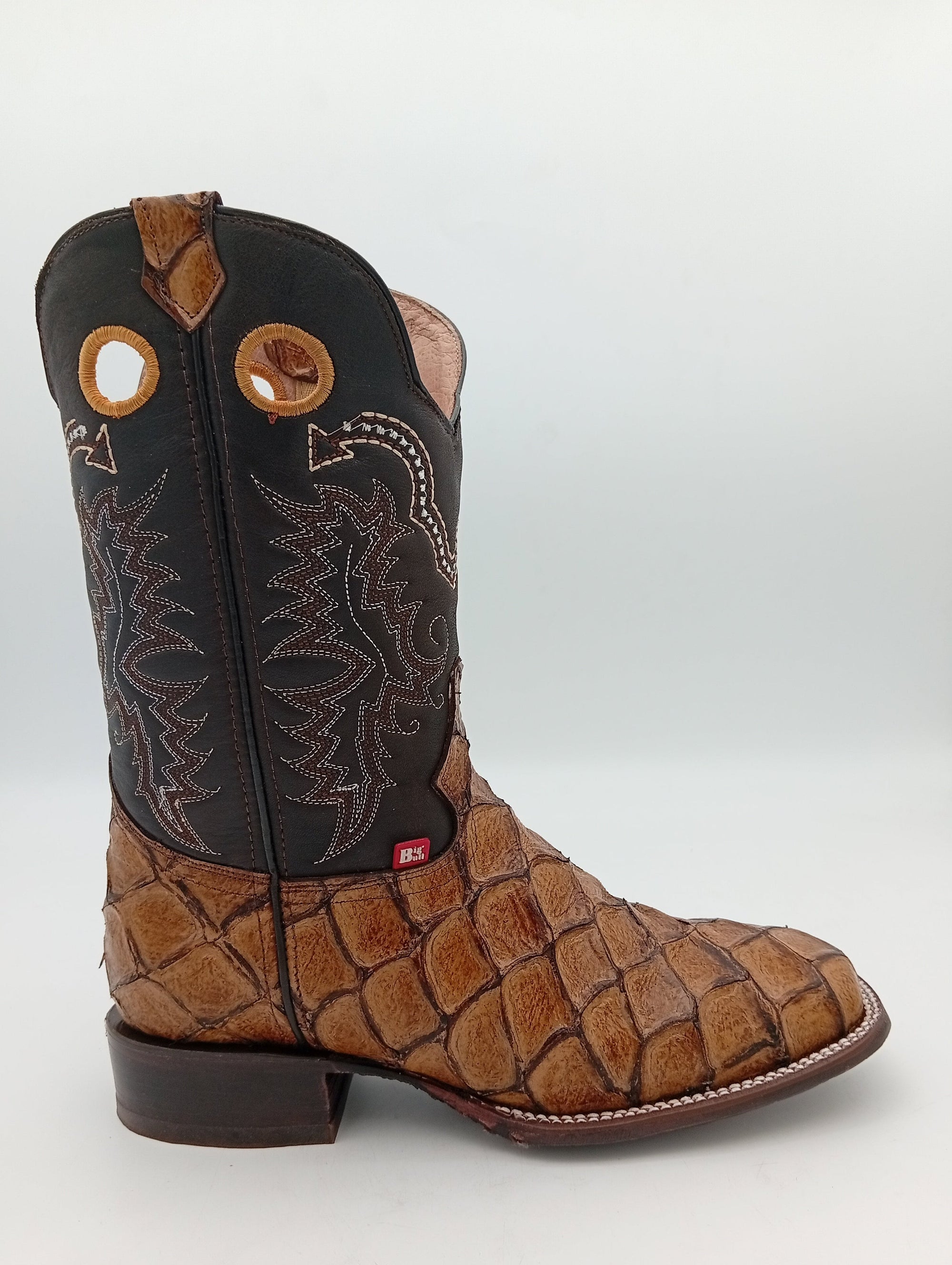 BOTA BIG BULL PIRARUCU FILETEADO CAPUCHINO, SUELA DE CUERO CABALLERO