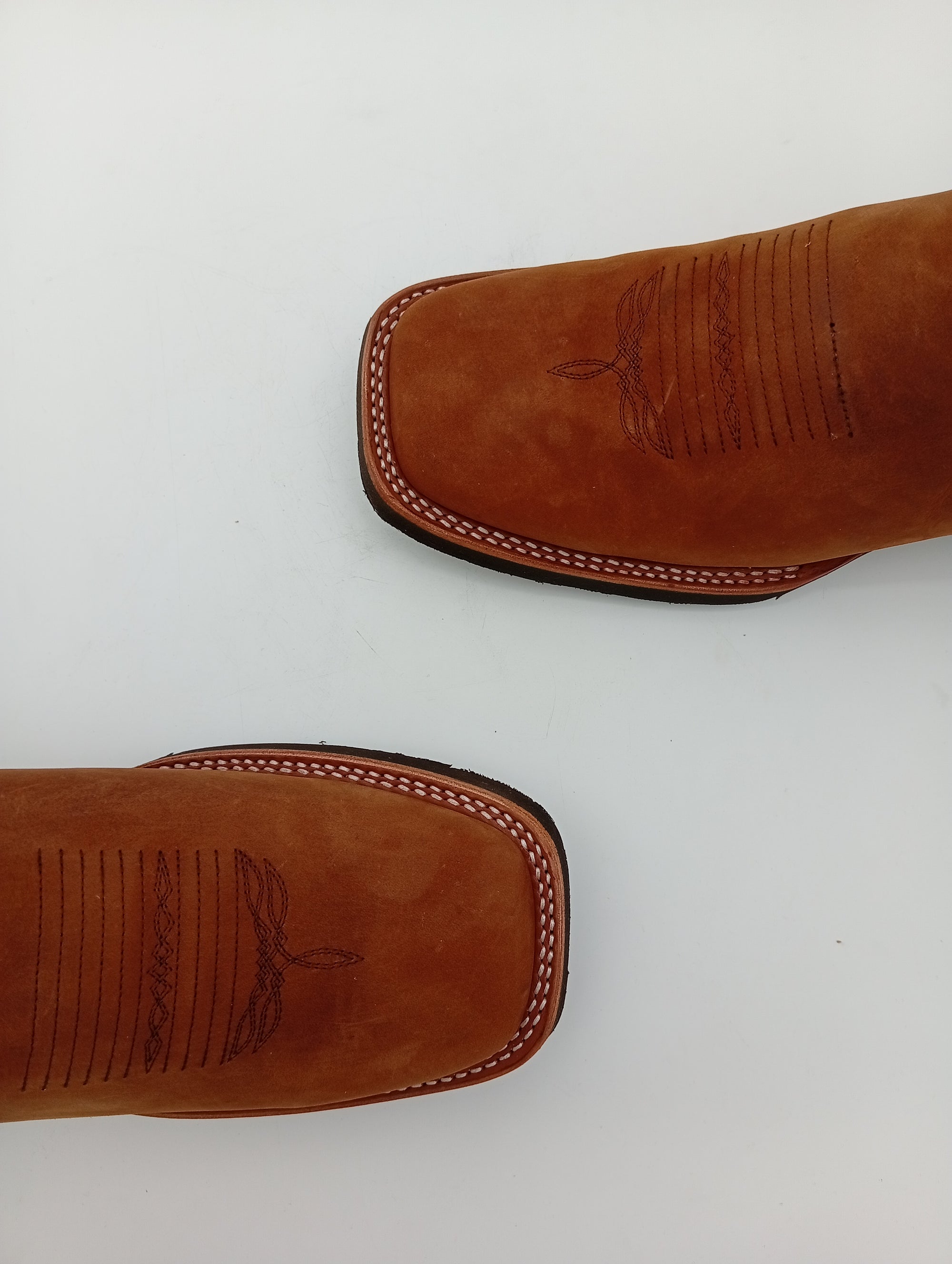 BOTA NOKOTA HORSE MORGAN BULL CRAZY MIEL CABALLERO CON SUELA DE HULE